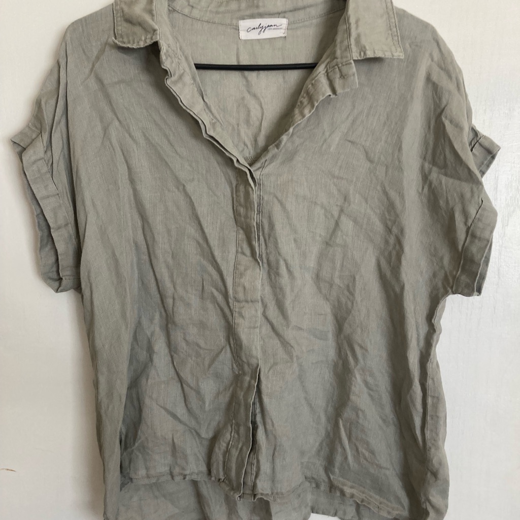 Carly Jean Los Angeles Gray Button-Up Top Emmett